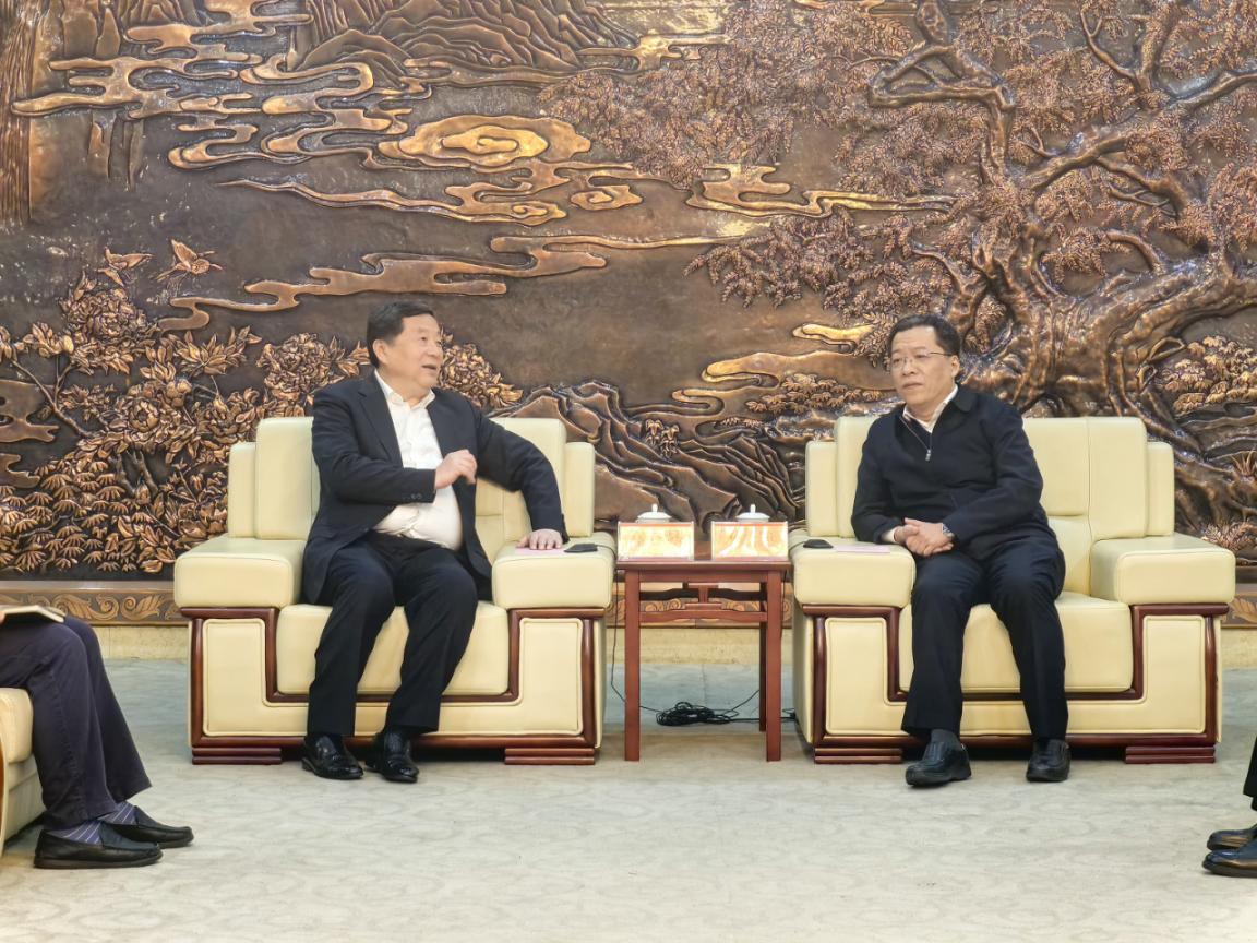 高登榜會長與銅陵市委書記丁純舉行工作座談